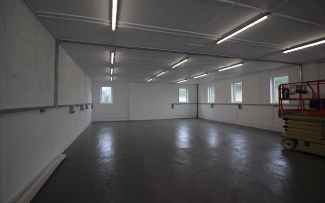 modern-light-industrial-unit-to-let