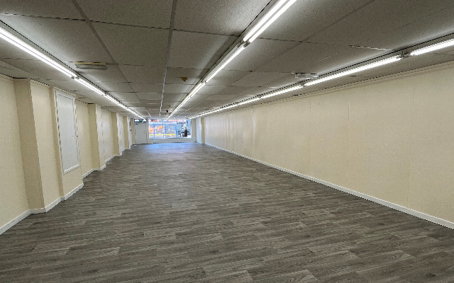 single-storey-retail-unit-established-retail-parade-maltby