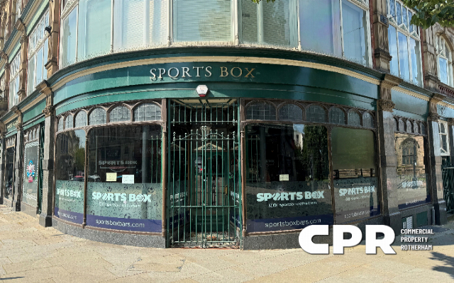 2055-attractive-bar-forming-part-of-iconic-retail