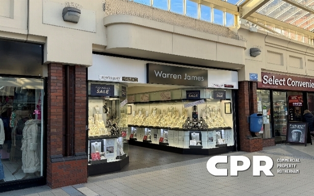 7841-attractive-retail-unit-located-within-a-modern
