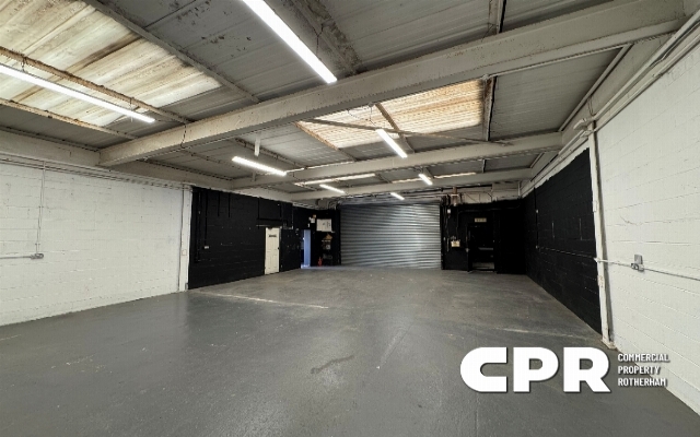 3910-detached-industrial-unit-with-secure-generous