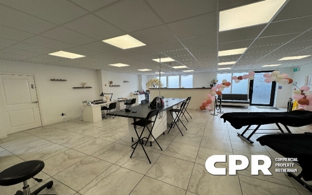 8002-roadside-retail-unit-forming-part-of-an