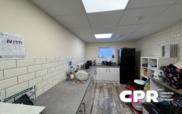 8002-roadside-retail-unit-forming-part-of-an