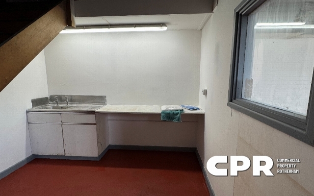 4271-end-of-terrace-industrial-unit-with-excellent