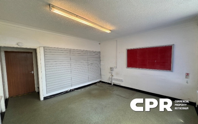 4847-freehold-commercial-premises