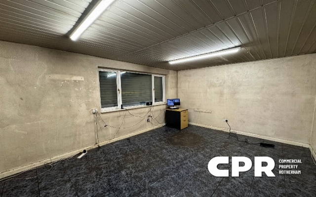 6701-workshop-unit-with-secure-yard