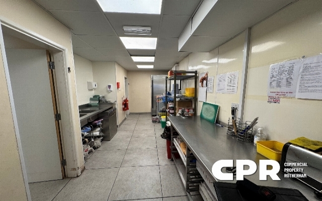 8830-freehold-retail-sales-shop-with-selfcontained