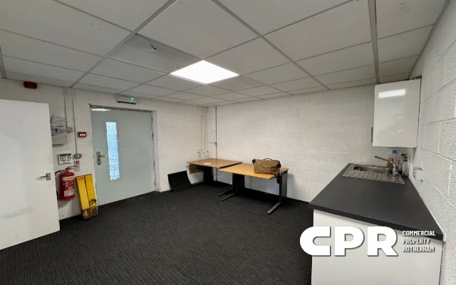 2947-modern-light-industrial-unit-with-4-parking