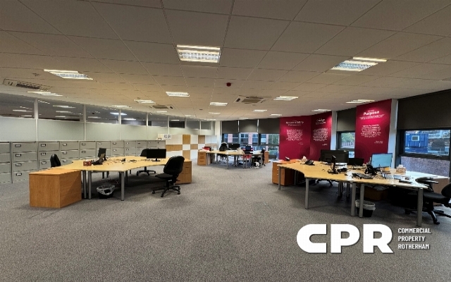 2546-detached-office-building-with-27-parking-spaces