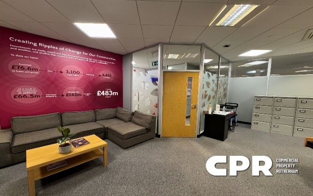 2546-detached-office-building-with-27-parking-spaces