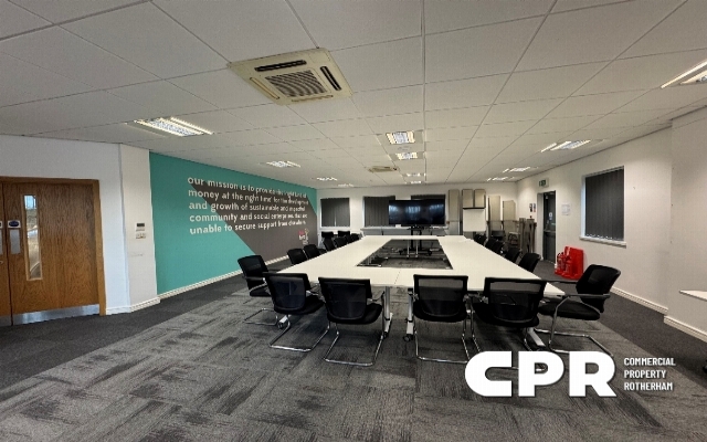 2546-detached-office-building-with-27-parking-spaces